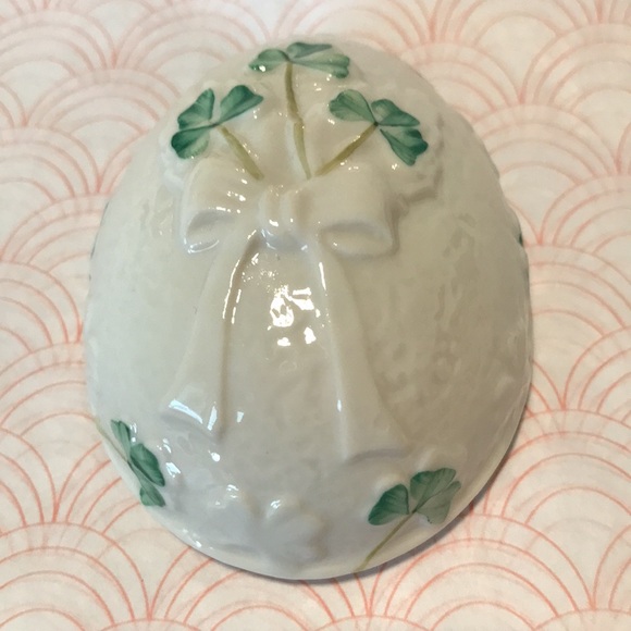 Belleek Shamrock Egg Mint condition - Picture 6 of 12